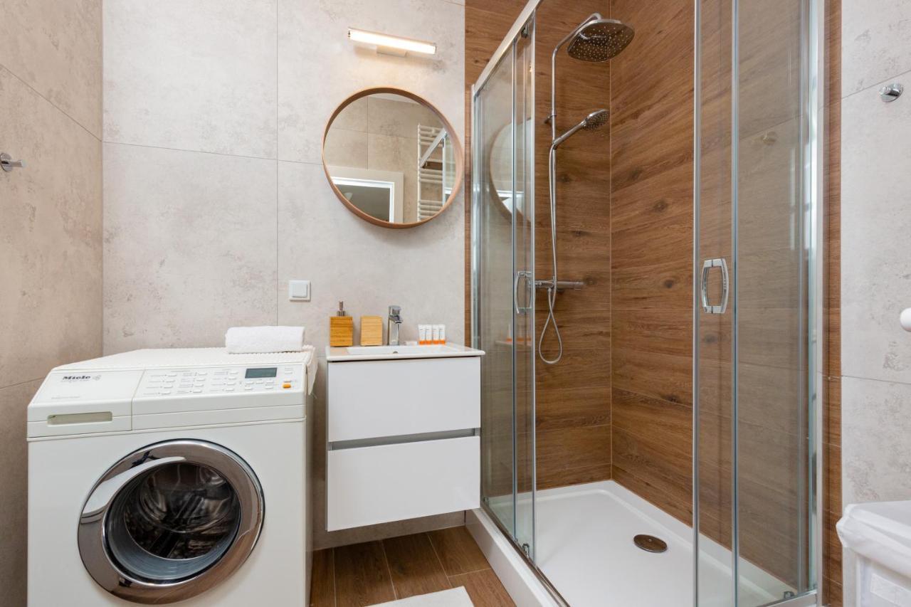 Forum Wola Jana Kazimierza Apartment By Noclegi Renters Warsaw Luaran gambar